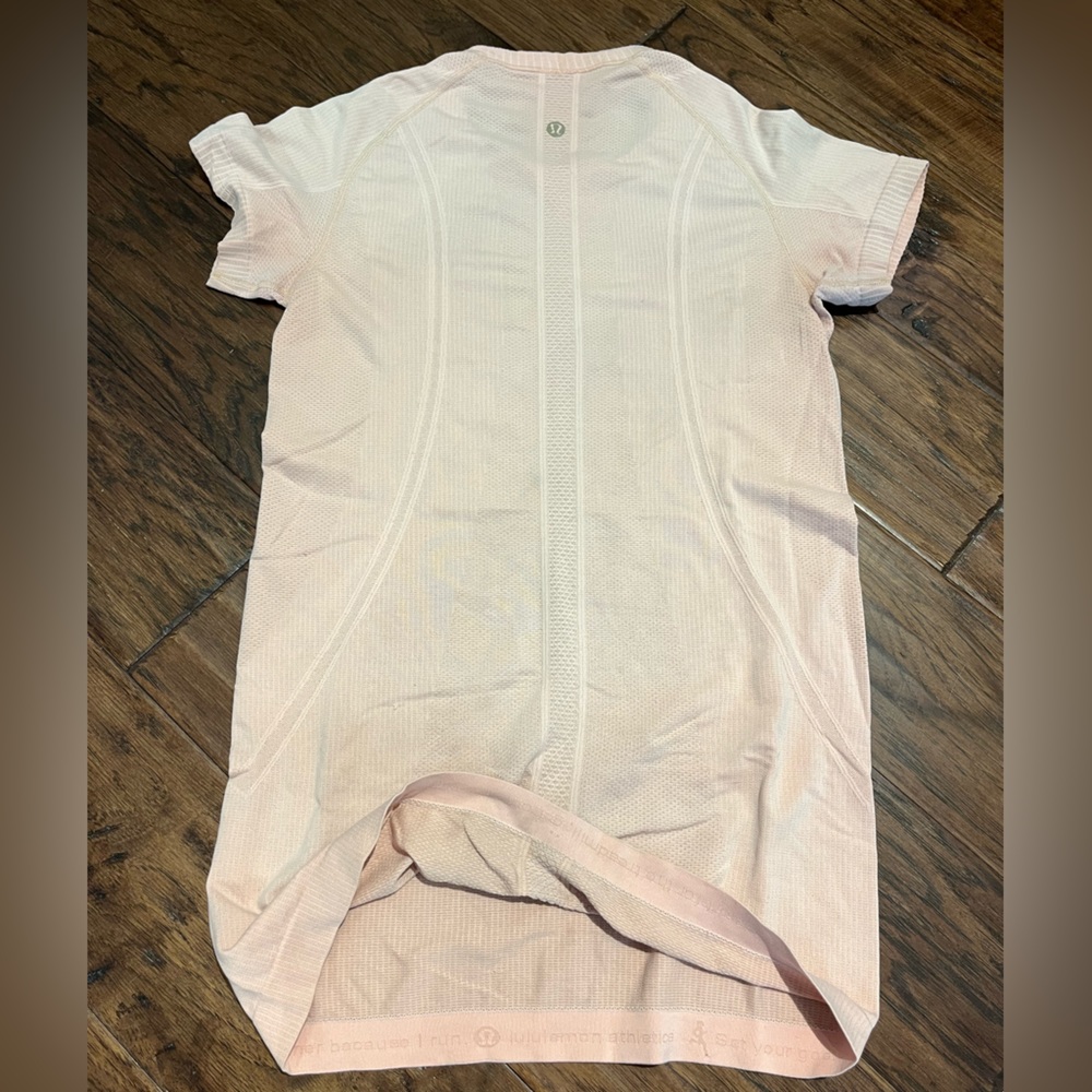 Lululemon Swiftly Tech Short Sleeve - Light Peach